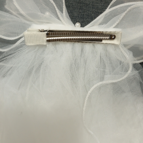 White Bridal Veil with Bow And Faux Pearls Wedding Hair Veil Clip